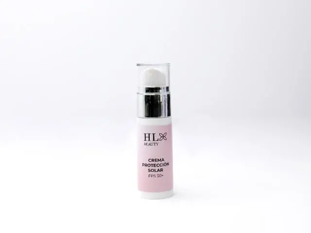 Imagen Crema Protectora F.P. 50  30ml. Hello Lashes